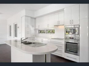 Maison de Samy Entire Swan River Bliss Australia, Perth